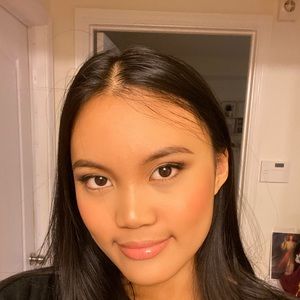 Meet your Posher, Carmela